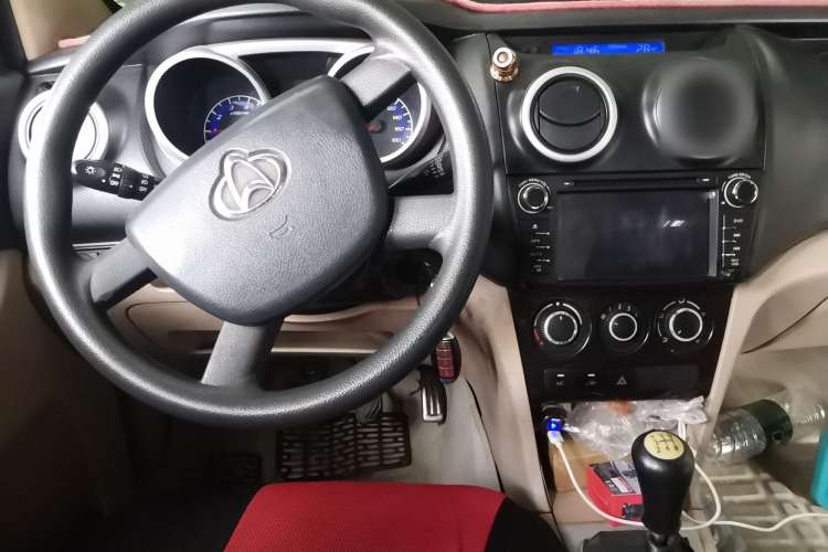 Used CHANGAN KAICHENG Ounuo S 2013 1.5L Elite Model Center Console