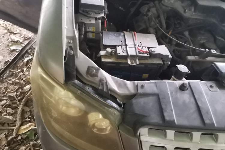 Used CHANGAN KAICHENG Ounuo S 2013 1.5L Elite Model Engine Bay Right