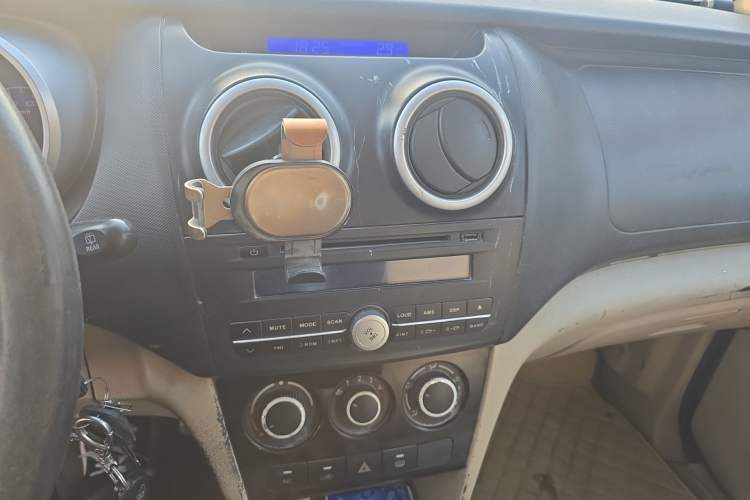 Used CHANGAN KAICHENG Ounuo S 2013 1.5L Elite Model Audio And AC Panel
