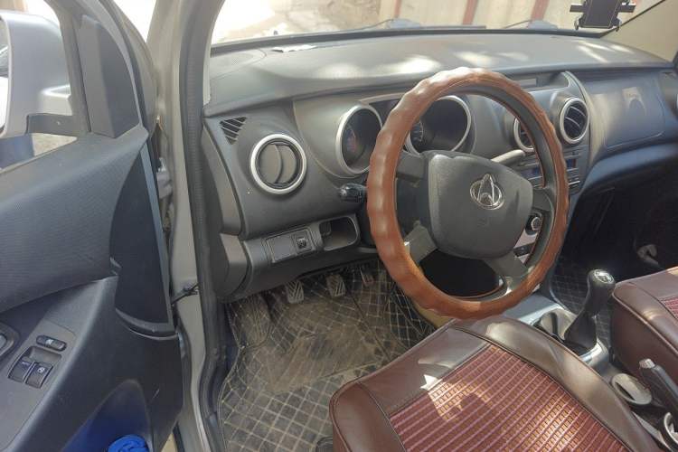 Used CHANGAN KAICHENG Ounuo S 2013 1.5L Elite Model Driver Seat