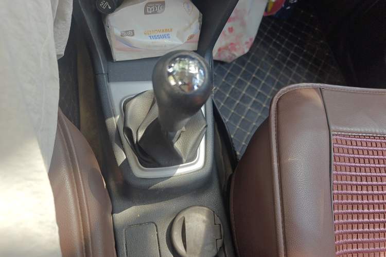 Used CHANGAN KAICHENG Ounuo S 2013 1.5L Elite Model Gear Lever