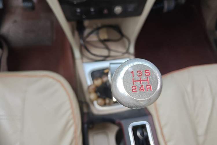 Used CHANGAN KAICHENG Ounuo S 2013 1.5L Elite Model Gear Lever