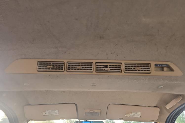 Used CHANGAN KAICHENG Ounuo S 2013 1.5L Elite Model Headliner