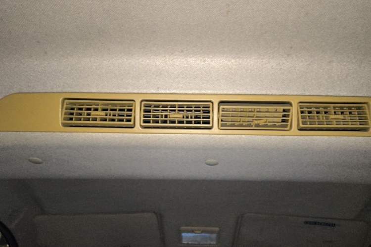 Used CHANGAN KAICHENG Ounuo S 2013 1.5L Elite Model Headliner