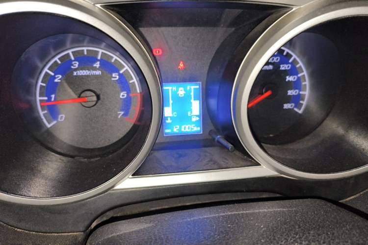 Used CHANGAN KAICHENG Ounuo S 2013 1.5L Elite Model Odometer Close Up