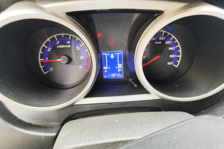 Used CHANGAN KAICHENG Ounuo S 2013 1.5L Elite Model Odometer Close Up