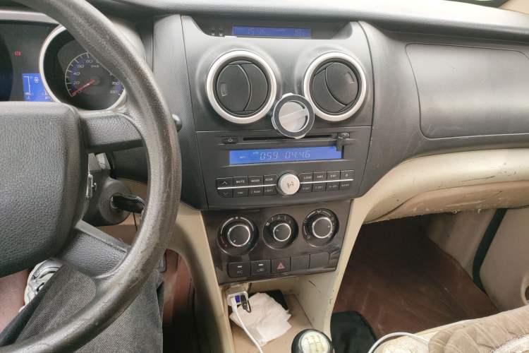 Used CHANGAN KAICHENG Ounuo S 2013 1.5L Elite Model Audio And AC Panel