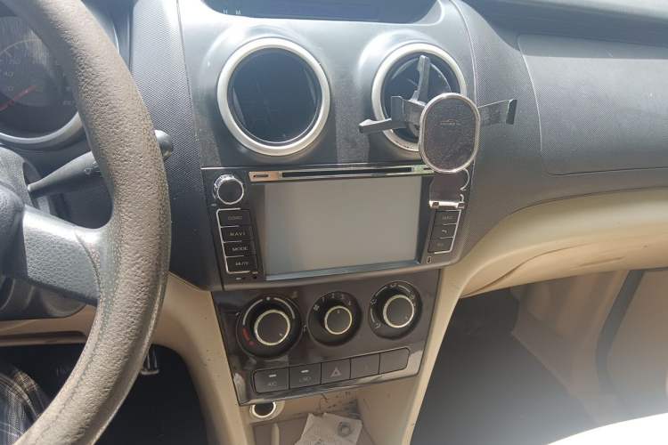 Used CHANGAN KAICHENG Ounuo S 2014 1.5L Elite Model Audio And AC Panel