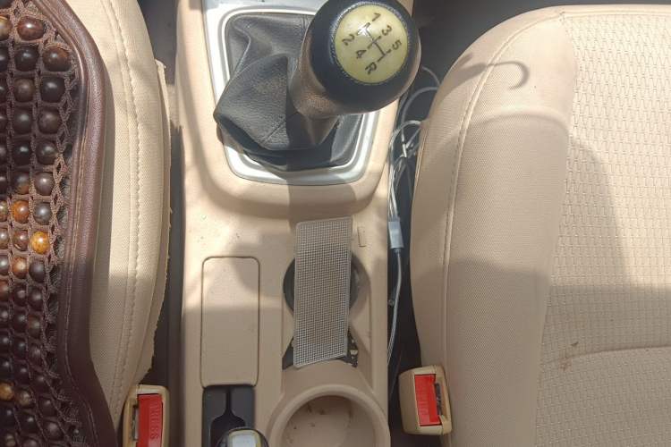 Used CHANGAN KAICHENG Ounuo S 2014 1.5L Elite Model Gear Lever