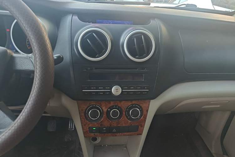 Used CHANGAN KAICHENG Ounuo S 2014 1.3L Base Version Audio And AC Panel