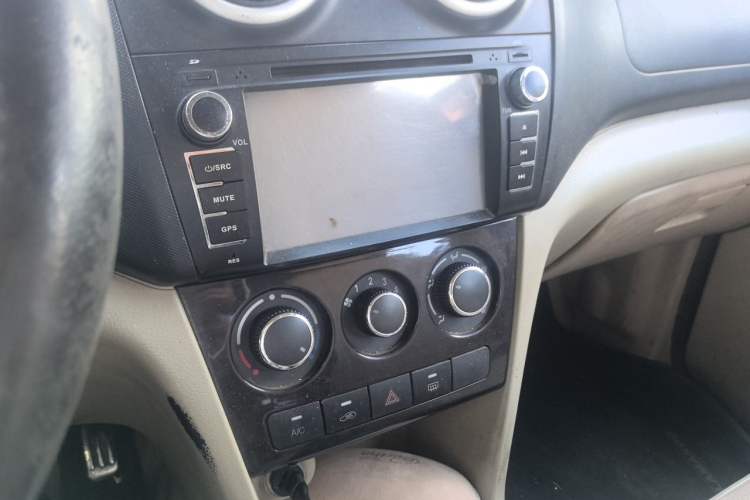 Used CHANGAN KAICHENG Ounuo S 2014 1.5L Luxury Model Audio And AC Panel
