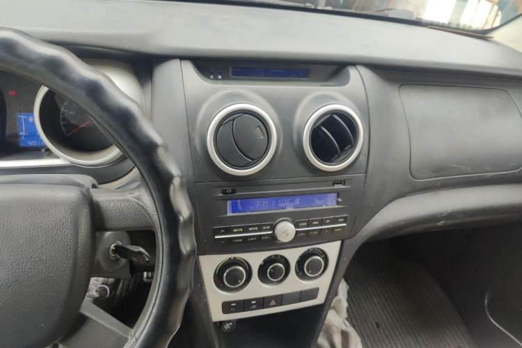 Used CHANGAN KAICHENG Ounuo S 2014 1.5L Elite Model Audio And AC Panel