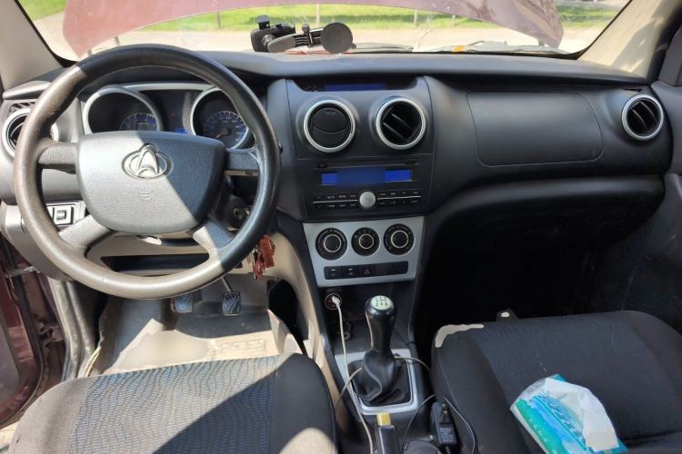 Used CHANGAN KAICHENG Ounuo S 2014 1.5L Base Version Center Console