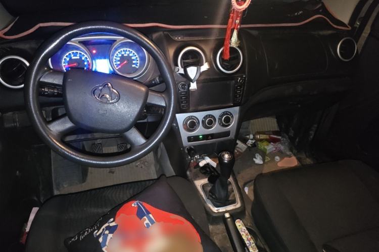 Used CHANGAN KAICHENG Ounuo S 2014 1.5L Base Version Center Console