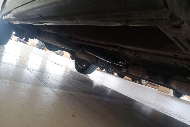 Used CHANGAN KAICHENG Ounuo S 2014 1.5L Base Version Chassis Front Right