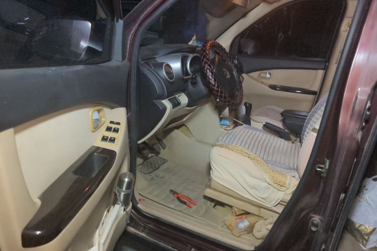 Used CHANGAN KAICHENG Ounuo S 2014 1.5L Elite Model Driver Seat