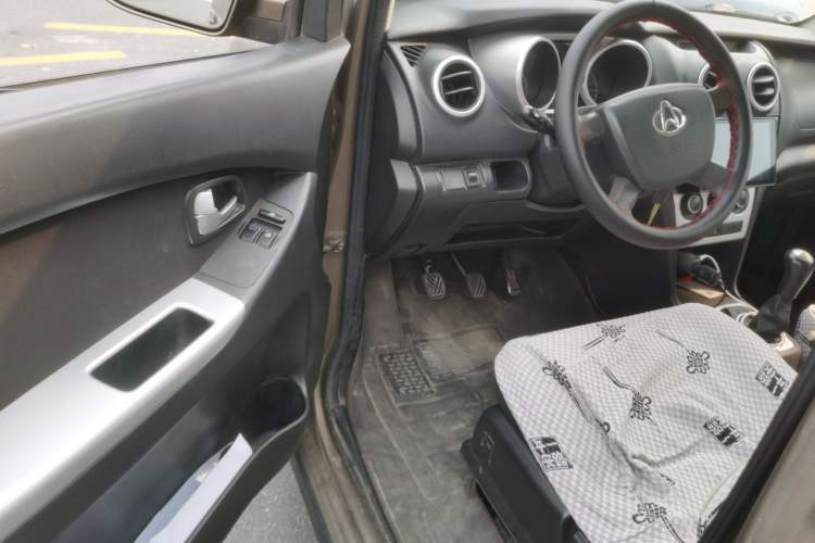 Used CHANGAN KAICHENG Ounuo S 2014 1.5L Elite Model Driver Seat