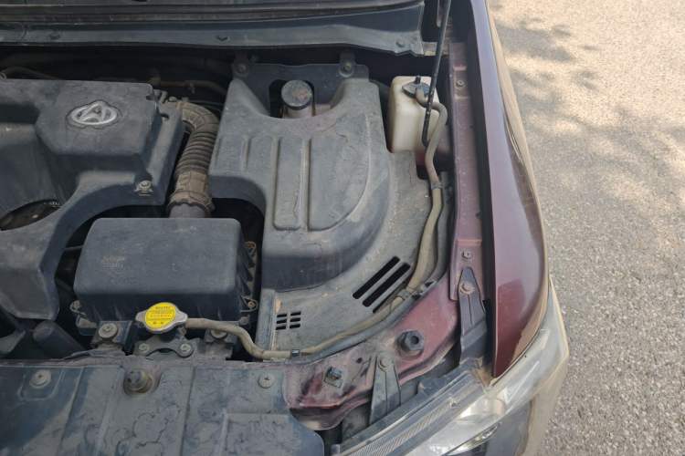 Used CHANGAN KAICHENG Ounuo S 2014 1.5L Base Version Engine Bay Left