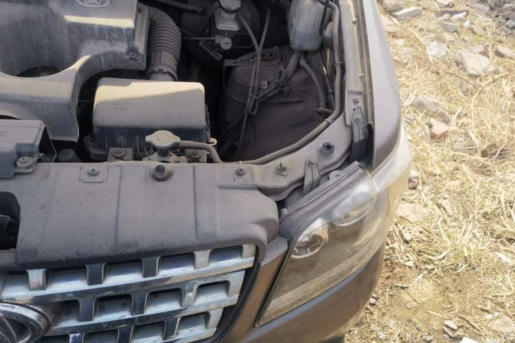 Used CHANGAN KAICHENG Ounuo S 2014 1.5L Base Version Engine Bay Left