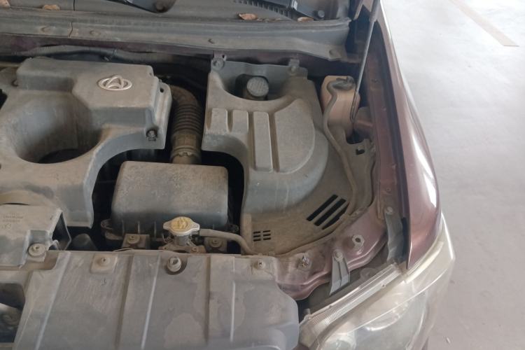 Used CHANGAN KAICHENG Ounuo S 2014 1.5L Base Version Engine Bay Left