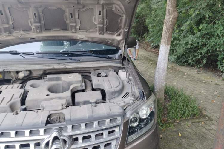 Used CHANGAN KAICHENG Ounuo S 2014 1.5L Base Version Engine Bay Left