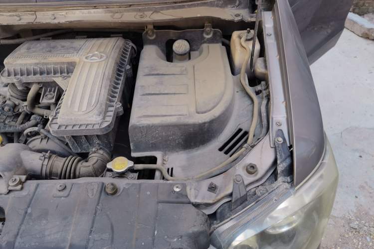 Used CHANGAN KAICHENG Ounuo S 2014 1.3L Base Version Engine Bay Left