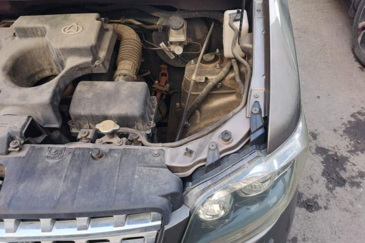 Used CHANGAN KAICHENG Ounuo S 2014 1.5L Base Version Engine Bay Left