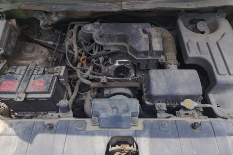 Used CHANGAN KAICHENG Ounuo S 2014 1.5L Luxury Model Engine Bay