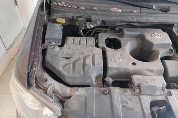 Used CHANGAN KAICHENG Ounuo S 2014 1.5L Base Version Engine Bay Right