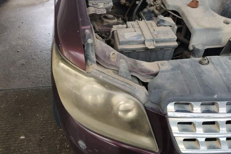 Used CHANGAN KAICHENG Ounuo S 2014 1.5L Base Version Engine Bay Right