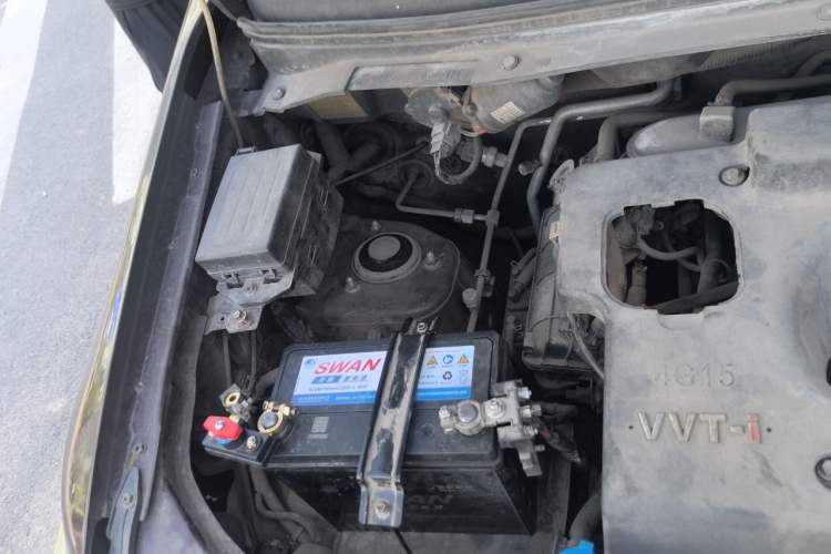 Used CHANGAN KAICHENG Ounuo S 2014 1.5L Luxury Model Engine Bay Right