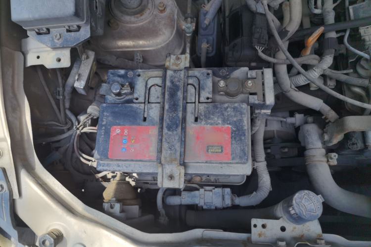 Used CHANGAN KAICHENG Ounuo S 2014 1.5L Luxury Model Engine Bay Right