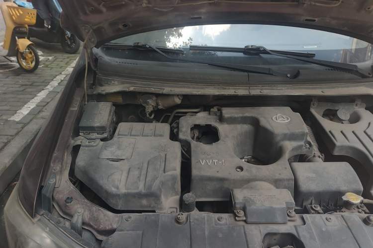 Used CHANGAN KAICHENG Ounuo S 2014 1.5L Base Version Engine Bay Right