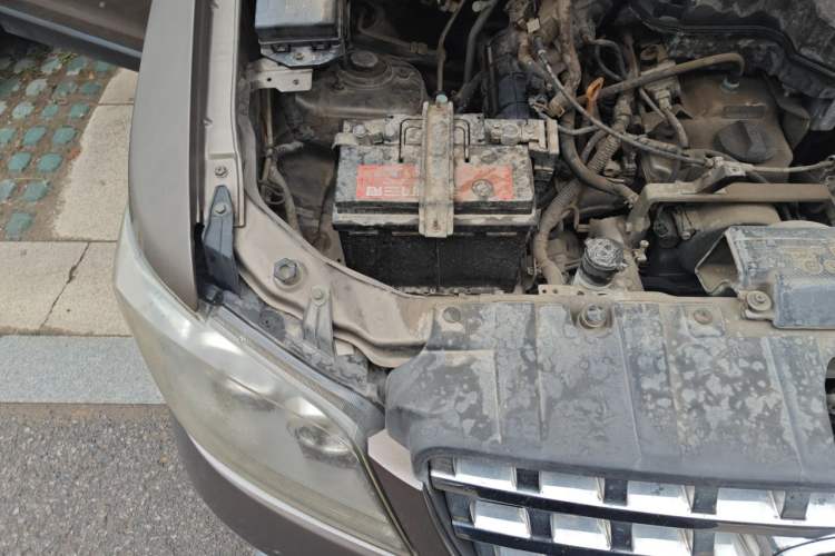 Used CHANGAN KAICHENG Ounuo S 2014 1.5L Base Version Engine Bay Right