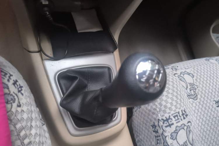 Used CHANGAN KAICHENG Ounuo S 2014 1.5L Elite Model Gear Lever
