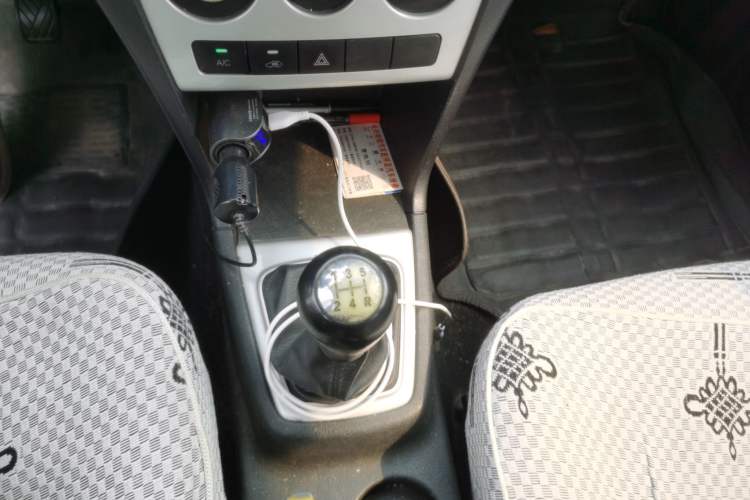 Used CHANGAN KAICHENG Ounuo S 2014 1.5L Elite Model Gear Lever