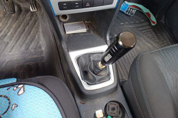 Used CHANGAN KAICHENG Ounuo S 2014 1.5L Base Version Gear Lever