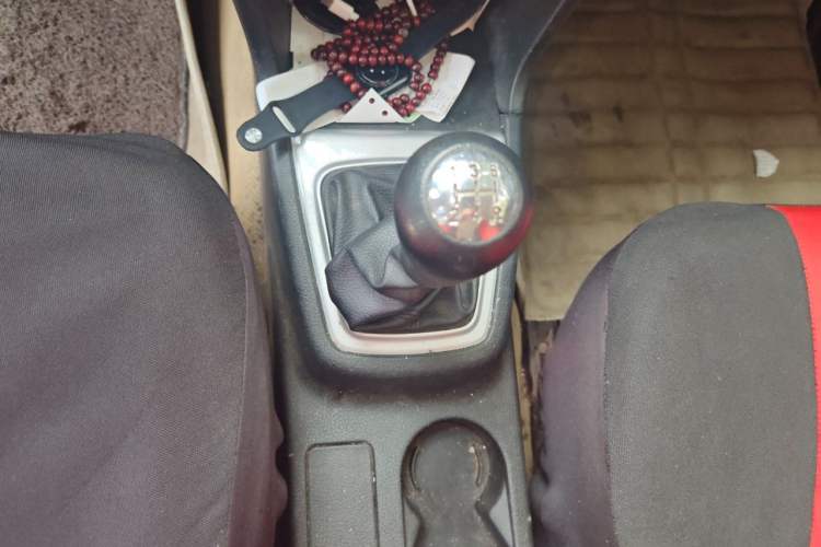 Used CHANGAN KAICHENG Ounuo S 2014 1.5L Base Version Gear Lever