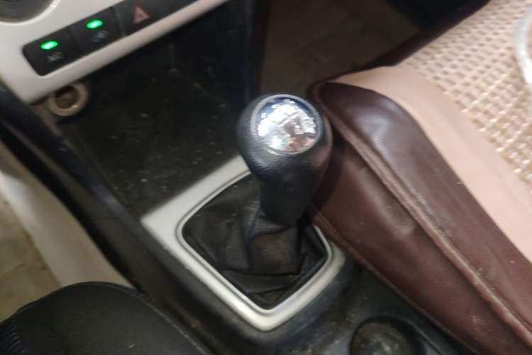 Used CHANGAN KAICHENG Ounuo S 2014 1.5L Base Version Gear Lever