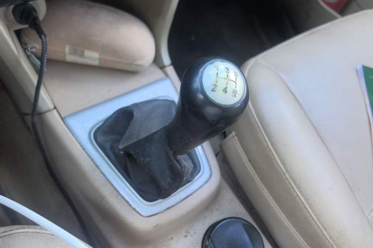 Used CHANGAN KAICHENG Ounuo S 2014 1.5L Luxury Model Gear Lever