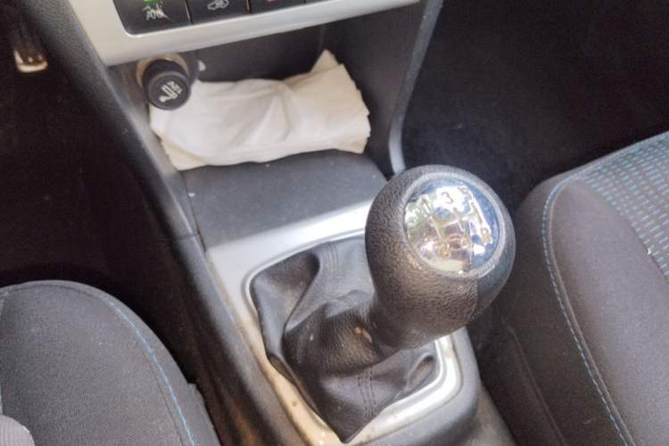 Used CHANGAN KAICHENG Ounuo S 2014 1.5L Base Version Gear Lever