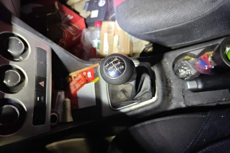 Used CHANGAN KAICHENG Ounuo S 2014 1.5L Base Version Gear Lever