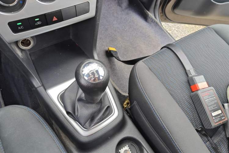 Used CHANGAN KAICHENG Ounuo S 2014 1.5L Base Version Gear Lever