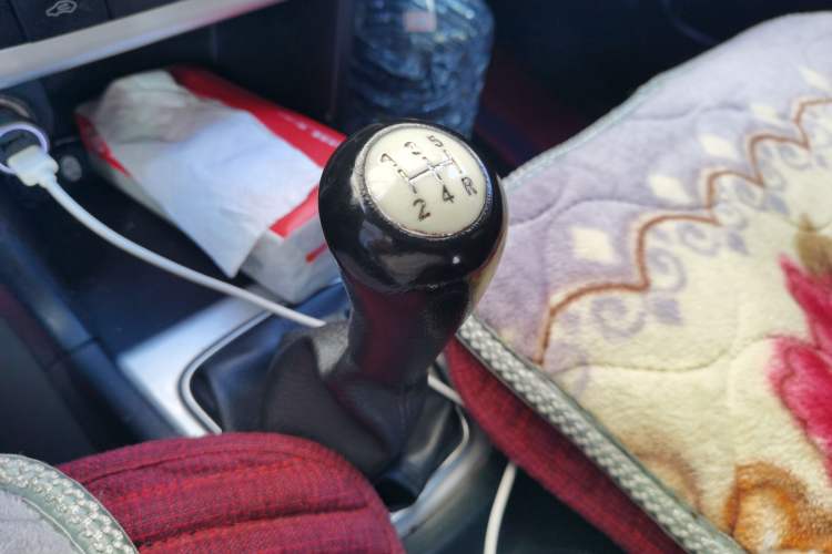 Used CHANGAN KAICHENG Ounuo S 2014 1.5L Base Version Gear Lever