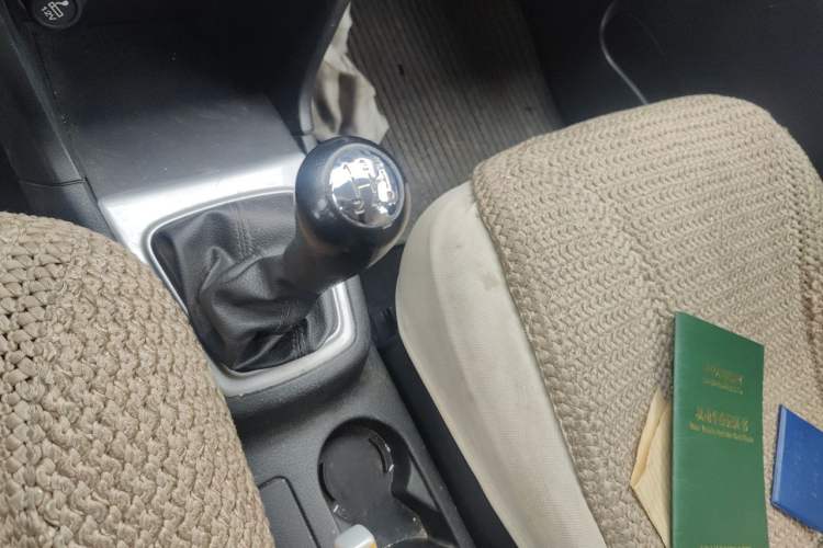 Used CHANGAN KAICHENG Ounuo S 2014 1.5L Elite Model Gear Lever