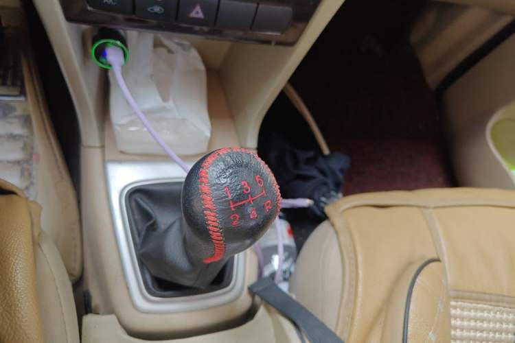 Used CHANGAN KAICHENG Ounuo S 2014 1.5L Elite Model Gear Lever