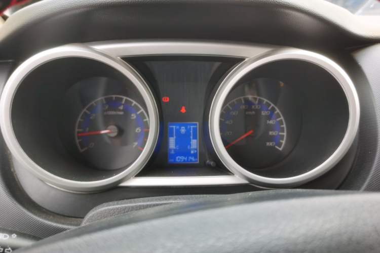 Used CHANGAN KAICHENG Ounuo S 2014 1.5L Elite Model Odometer Close Up