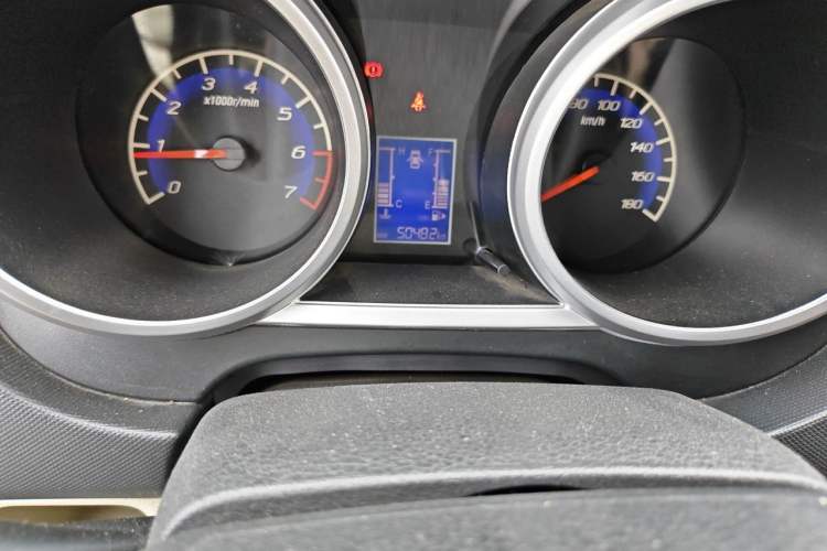 Used CHANGAN KAICHENG Ounuo S 2014 1.3L Elite Model Odometer Close Up