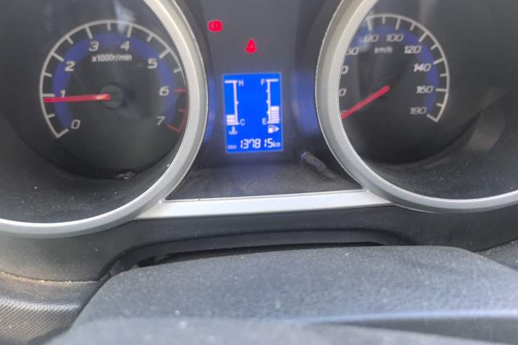 Used CHANGAN KAICHENG Ounuo S 2014 1.5L Luxury Model Odometer Close Up