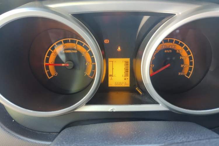 Used CHANGAN KAICHENG Ounuo S 2014 1.5L Base Version Odometer Close Up